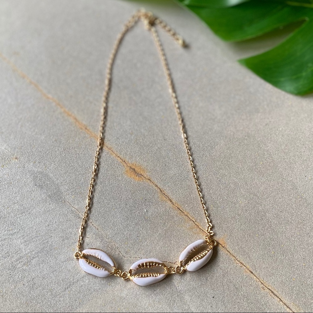 New Boho Cowrie 3 Shell Gold Tone Choker Necklace - Picture 6 of 8